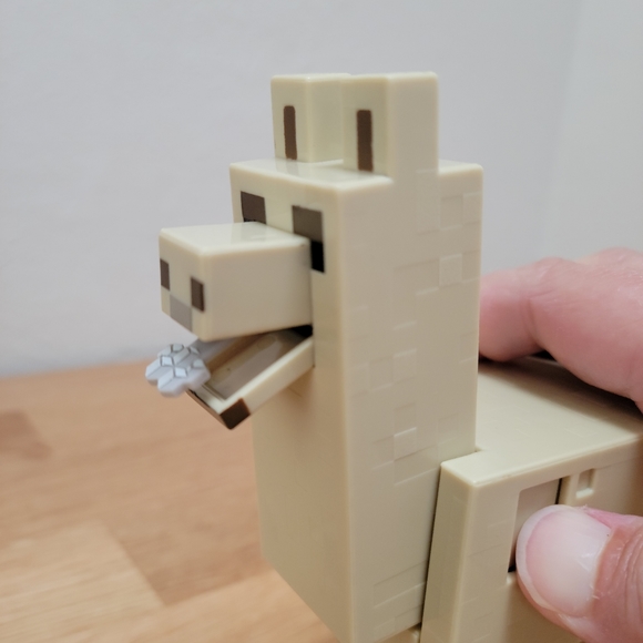 Minecraft Spitting Llama Action Figure - Picture 2 of 4